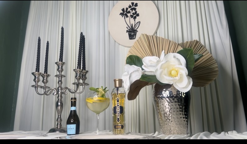 Hugo Spritz cocktail table setup